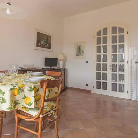Donella Con Parcheggio Privato Appartamento